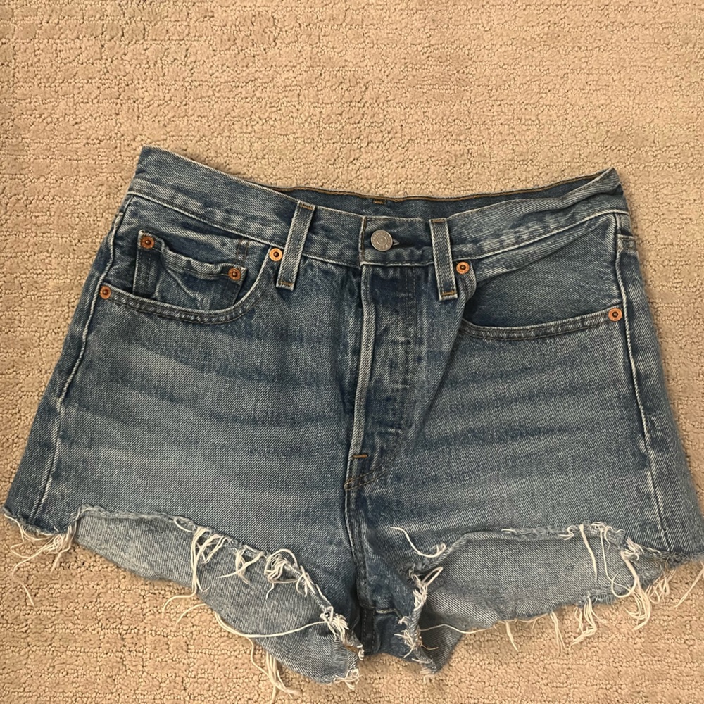 Levi’s cut off jean shorts